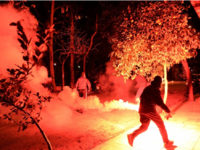 Επεισόδια στα Εξάρχεια – Μολότοφ και φωτ...