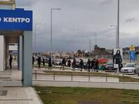 Πάτρα: Σαν deja vu! Ξαφνικά, ουρές έξω α...