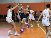 Tρίτη σερί νίκη για τις Νεάνιδες του Προ...