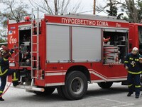 Αυτοκίνητο έπεσε σε γκρεμό, στην Ε.Ο. Αι...