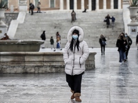 Μετάλλαξη Όμικρον: Πόσο αυξήθηκαν οι νοσ...