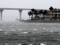 ΗΠΑ: Viral το βίντεο με άνδρα μέσα στον ...