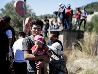 Ο Χρυσοχοΐδης ψάχνει ξενοδοχεία για πρόσ...