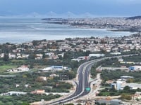 Ο δρόμος ζύγωνε τη θάλασσα