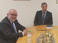 Ο βοηθός Περιφερειάρχη Παν. Σακελλαρόπου...