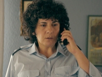 Το παιδί: Η Στράτος λέει σε όλους ότι ο ...