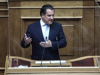 O Άδωνις έγινε νονός ενώ απαγορεύονται ο...