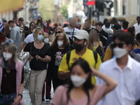 Χωρίς μάσκες από σήμερα σε όλους τους χώ...