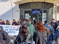 Οι πατρινοί ζητούν δωρεάν εμβόλια για τη...