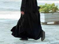 Κέρκυρα: Φυγαδεύτηκε ο παπάς που κατηγορ...