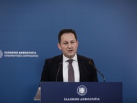 Πέτσας: Θα απαγορευτούν οι συναθροίσεις...