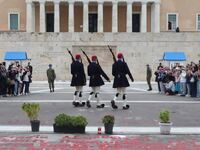 Μνημείο Αγνώστου Στρατιώτη: Το υπουργείο...