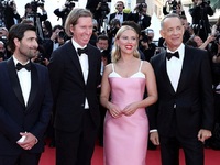 H κουκλίτσα με τα ροζ: Ο έμφυτος ερωτισμ...