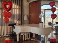 Στη γιορτή των ερωτευμένων, επιλέγουμε &...