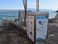 Στην πλαζ στην Αγυιά, όπου εγκαταστάθηκε...