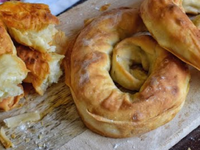 Συνταγή για σκοπελίτικη στριφτή τυρόπιτα