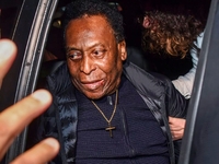 Σοκάρουν οι φωτογραφίες του Πελέ  μετά τ...