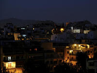 Σταματήστε να αφήνετε αναμμένα τα φώτα τ...