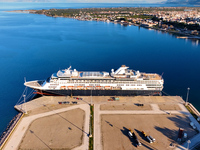 Aegean Majesty: Ένα κρουαζιερόπλοιο 220 ...