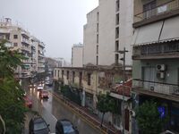 Σκοτείνιασε στην Πάτρα και έπιασε πάλι β...