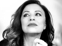 Έρχεται η Χαρούλα Αλεξίου ως Αθηνά στην ...