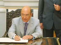 Κώστας Σημίτης: Οι αθέατες πλευρές - Το...