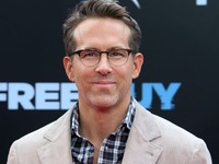 Ο σταρ Ράιαν Ρέινολντς ανακοίνωσε ότι θα...