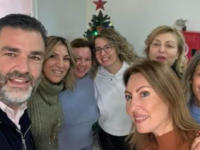 Ο Σπύρος Σκιαδαρέσης για ευχές σε καταστ...