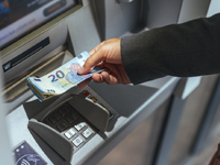 Νέος κατώτατος μισθός: Tα καθαρά ποσά, τ...