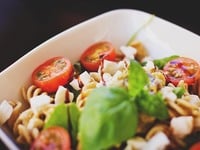 Συνταγή για την κορυφαία σαλάτα ζυμαρικώ...