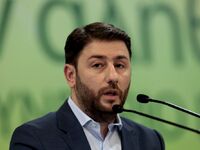 Ανδρουλάκης για μέτρα Μητσοτάκη: Ζητούμε...