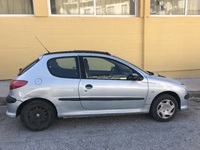 Πωλείται μεταχειρισμένο peugeot 206, μοντέλο 2000 