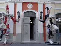 Πάτρα: Απίστευτο- Κόλλησαν τις αφίσες γι...