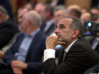 Ευρεία τηλεδιάσκεψη με παραγωγικούς φορε...