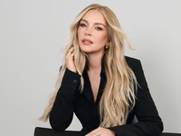 Λίντσεϊ Λόχαν: Ο ξανθός τόνος των μαλλιώ...