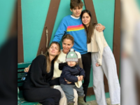 Η Τζένη Μπαλατσινού ποζάρει για πρώτη φο...