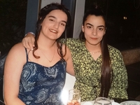 Πάτρα: Οι δίδυμες Αλεξία και Εύα μαζί στ...