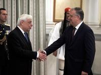 Στον Θεοδωρικάκο αποδίδει ο Παυλόπουλος ...