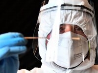 Κορωνοϊός: "Η μετάλλαξη Omicron δεν...