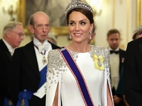 Kαμίλα και Κέιτ: Μεγαλοπρεπείς εμφανίσει...