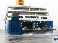 «Μάγκας» ο καπετάνιος: Έδεσε με τη μία τ...