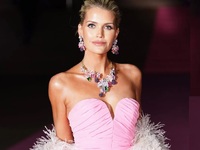 Στο ροζ gala του Βρετανικού Μουσείου η α...