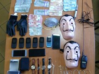 Βάλε τη μάσκα σου και πάμε για κλοπή... ...
