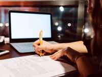 Προβλήματα με την τηλεκπαίδευση σε πολλέ...