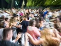 Κορωνοϊός: Τέλος τα πανηγύρια μέχρι και ...