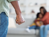 Κορωπί: Ο 4χρονος γιος αποκάλυψε τον άγρ...