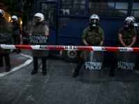 Πάτρα: Συγκέντρωση αντιεξουσιαστών έξω α...