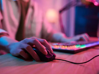 Μαθητές Γυμνασίου έφτιαξαν και διακινούσ...