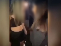 Βίντεο σοκ: Ανήλικη χτυπά συνομήλική της...