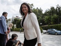 Η Κεραμέως καταργεί και τον νόμο ίδρυσης...